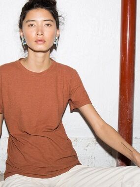 Jungmaven Baja Hemp Blend Short Sleeve Tee in Terracotta, Women’s size Large